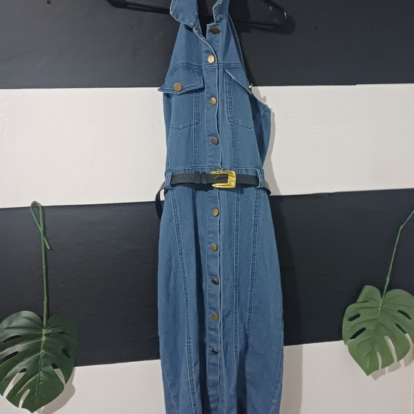 Women Light blue denim buttond halter collared  midi dress - Picture 10 of 12